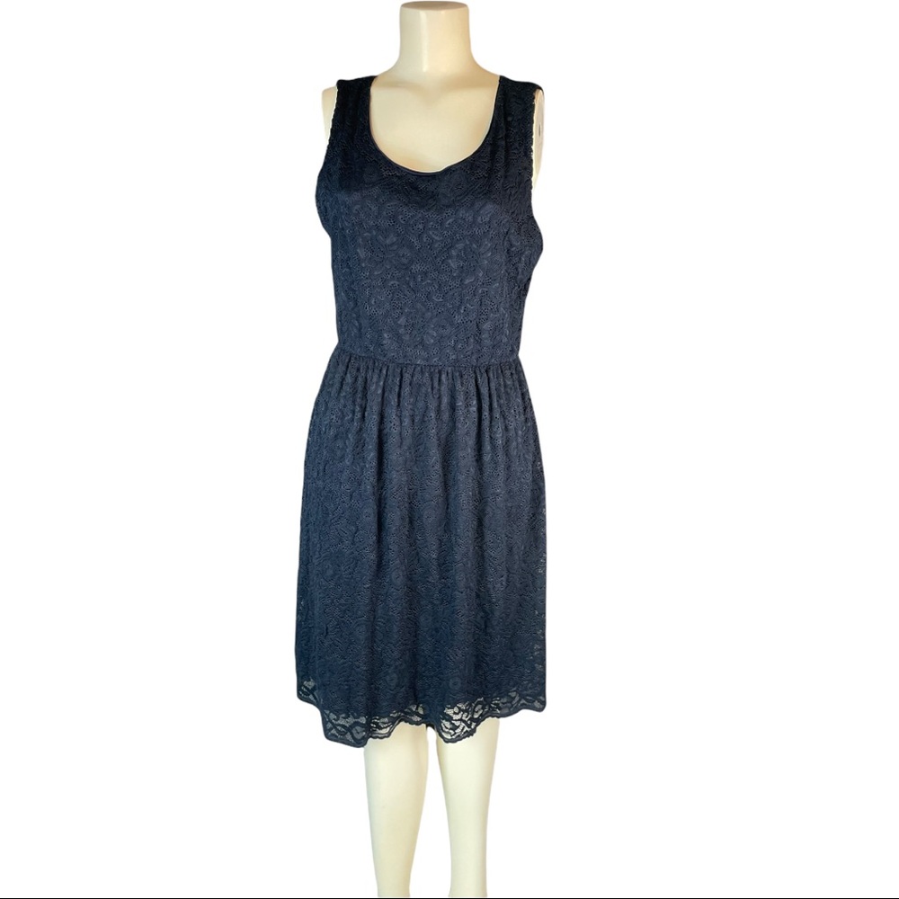 Euc lace navy dress